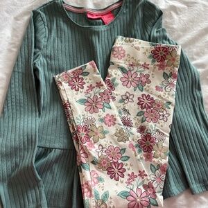 Outfit - lake blue float top with floral leggings